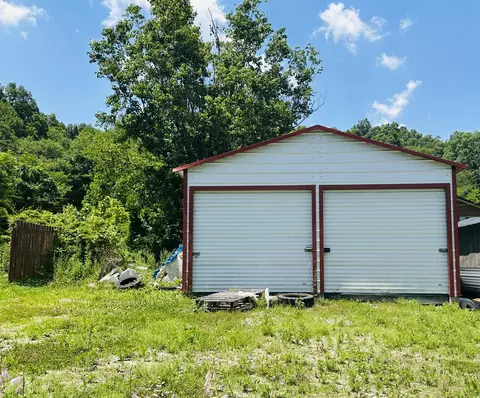 445 Phillips St, Liberty, KY 42539 photo 5