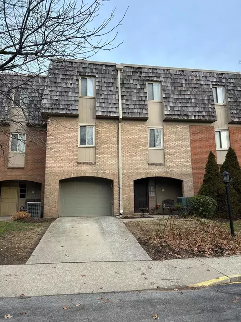 3364 Montavesta Rd, Lexington, KY 40502