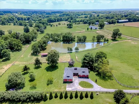 401 Shady Ln, Midway, KY 40347