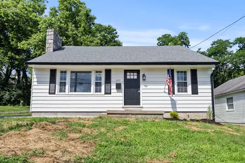 237 Creekview Dr, Paris, KY 40361