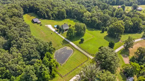 380 Webb Rd, Irvine, KY 40336