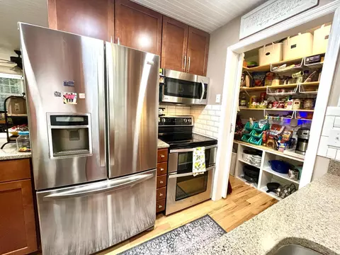 Kitchen - 1552 Bigelow Rd, Bledsoe, KY 40810 photo 4 of 6