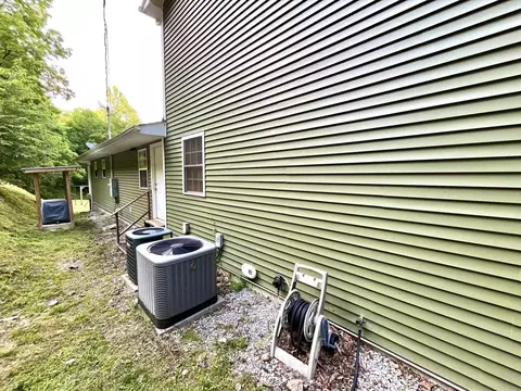 Exterior - 1552 Bigelow Rd, Bledsoe, KY 40810 photo 26 of 27
