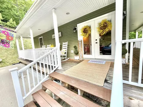 Exterior - 1552 Bigelow Rd, Bledsoe, KY 40810 photo 2 of 27