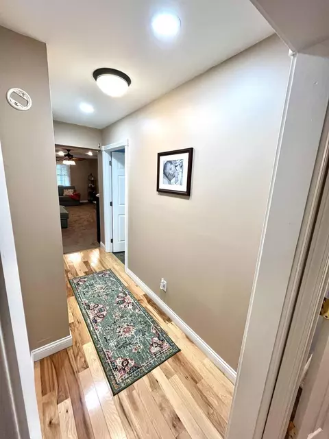 Entry Way - 1552 Bigelow Rd, Bledsoe, KY 40810 photo 8 of 10
