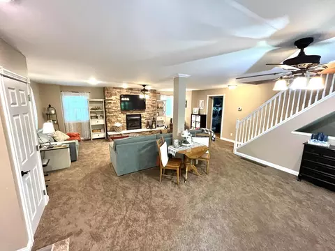 Living - 1552 Bigelow Rd, Bledsoe, KY 40810 photo 1 of 14