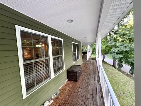 Exterior - 1552 Bigelow Rd, Bledsoe, KY 40810 photo 11 of 27