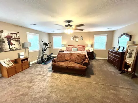 Bedroom - 1552 Bigelow Rd, Bledsoe, KY 40810 photo 2 of 6