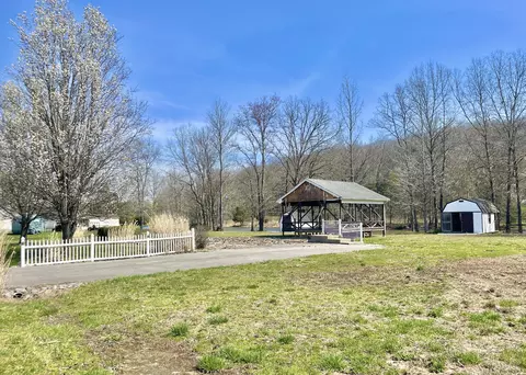 165 Waterford Rd, Perry Park, KY 40363