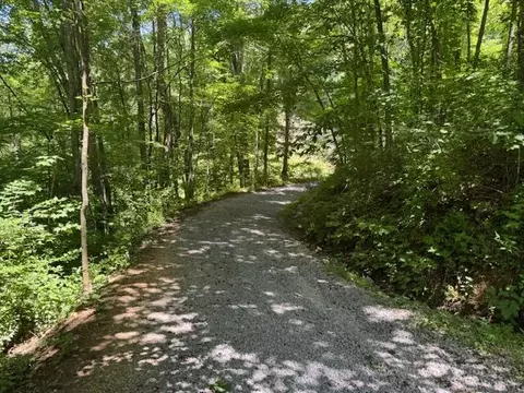 330 Winter Hill Dr, Harlan, KY 40831