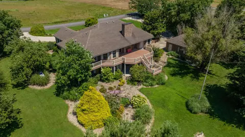 529 Lakewood Dr, Russell Springs, KY 42642