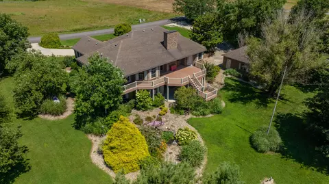 529 Lakewood Dr, Russell Springs, KY 42642