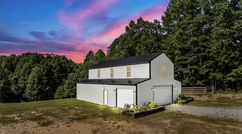 Exterior - 500 Rogers Rd, Corbin, KY 40701 photo 6 of 9