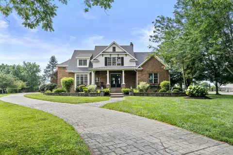 1047 Wil Rose Ln, Versailles, KY 40383