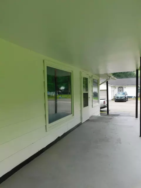 Exterior - 14 Day Hollow Rd, Bledsoe, KY 40810 photo 6 of 38