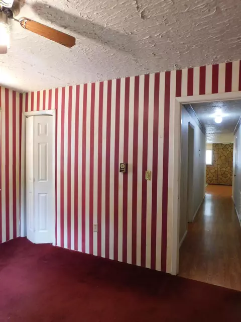 Entry Way - 14 Day Hollow Rd, Bledsoe, KY 40810 photo 2 of 2