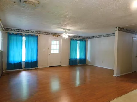 Living - 14 Day Hollow Rd, Bledsoe, KY 40810 photo 5 of 9