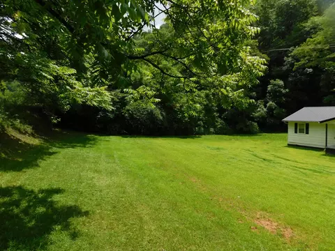 Exterior - 14 Day Hollow Rd, Bledsoe, KY 40810 photo 11 of 38