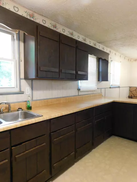 Kitchen - 14 Day Hollow Rd, Bledsoe, KY 40810 photo 3 of 3