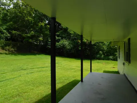 Exterior - 14 Day Hollow Rd, Bledsoe, KY 40810 photo 2 of 38