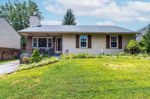 404 Woodcrest Pl, Lexington, KY 40517