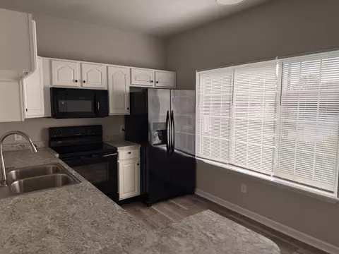 Kitchen - 101 Copper Kettle Path, Georgetown, KY 40324 photo 3 of 4