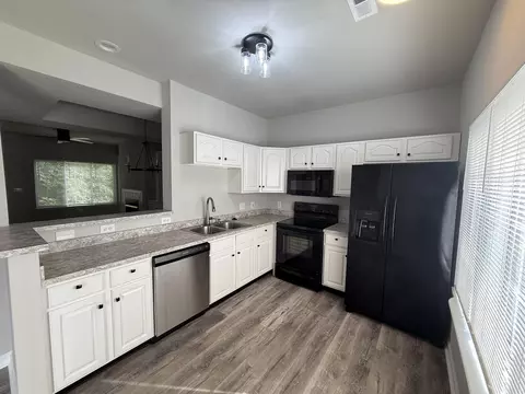 Kitchen - 101 Copper Kettle Path, Georgetown, KY 40324 photo 2 of 4