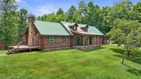 352 Smith Br, Beattyville, KY 41311