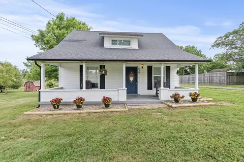 689 Mooreland Ave, Harrodsburg, KY 40330