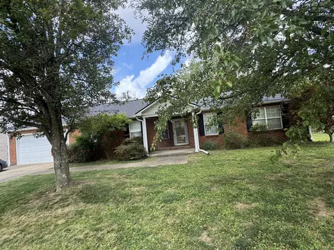 233 Savannah Dr, Nicholasville, KY 40356