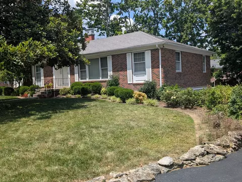 419 Talbott Dr, Wilmore, KY 40390