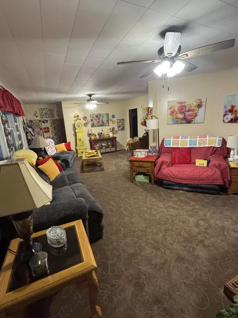 137 East Main Street St, Lynch, KY 40855 photo 7