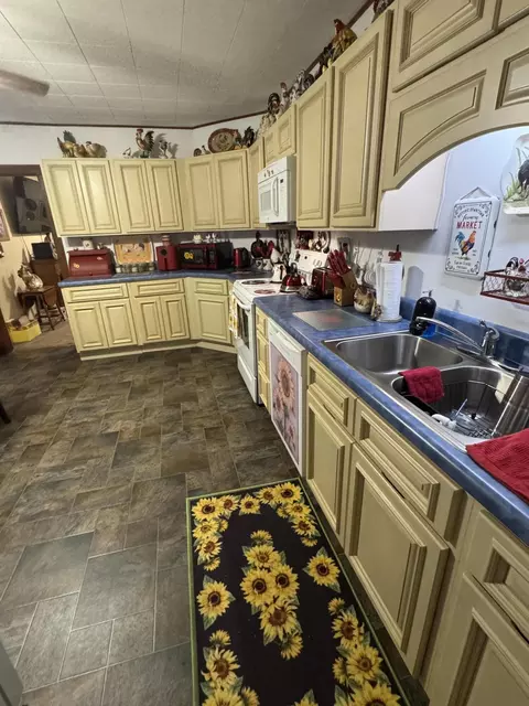 137 East Main Street St, Lynch, KY 40855 photo 14