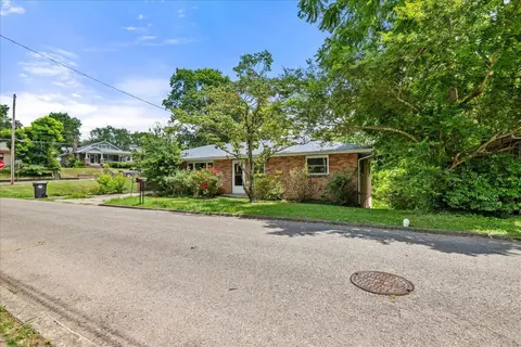 Exterior - 413 Chestnut St, Corbin, KY 40701 photo 9 of 11