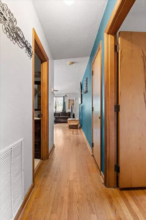 Entry Way - 413 Chestnut St, Corbin, KY 40701 photo 3 of 6