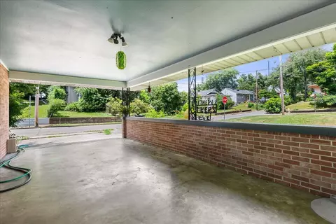 Exterior - 413 Chestnut St, Corbin, KY 40701 photo 10 of 11