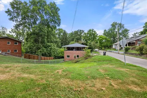 Exterior - 413 Chestnut St, Corbin, KY 40701 photo 8 of 11