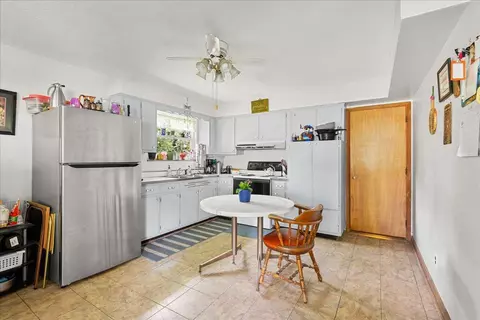 Kitchen - 413 Chestnut St, Corbin, KY 40701 photo 3 of 3
