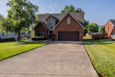 1033 Indian Trl, Lawrenceburg, KY 40342
