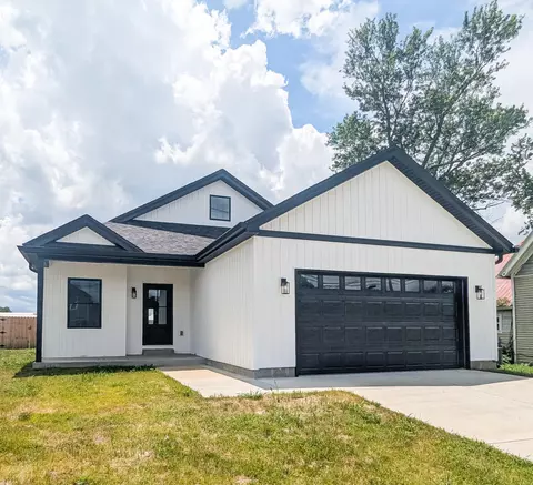 218 E Woodford St, Lawrenceburg, KY 40342