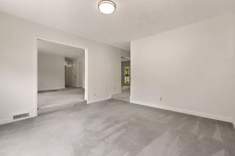 Living - 1115 Apache Trl, Georgetown, KY 40324 photo 6 of 11