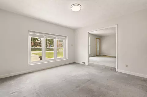 Living - 1115 Apache Trl, Georgetown, KY 40324 photo 7 of 11