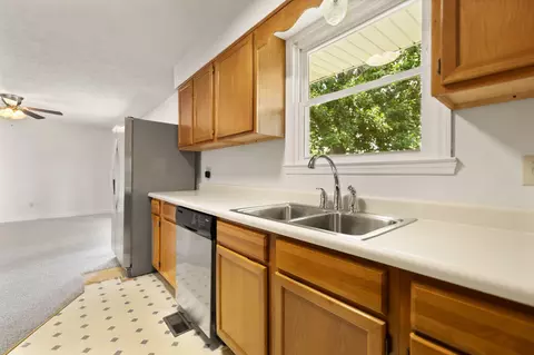 Kitchen - 1115 Apache Trl, Georgetown, KY 40324 photo 5 of 5