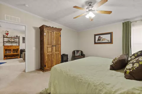 Bedroom - 586 Spruce St, Burnside, KY 42519 photo 4 of 7