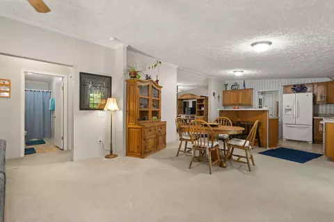 Dining - 586 Spruce St, Burnside, KY 42519 photo 2 of 2