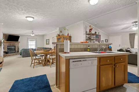 Kitchen - 586 Spruce St, Burnside, KY 42519 photo 2 of 4
