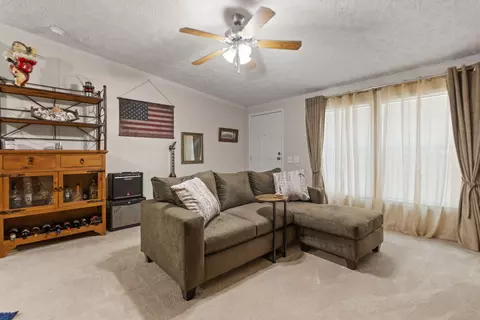 Living - 586 Spruce St, Burnside, KY 42519 photo 1 of 7