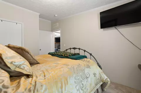 Bedroom - 586 Spruce St, Burnside, KY 42519 photo 1 of 7
