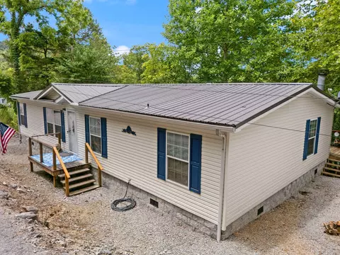 Exterior - 586 Spruce St, Burnside, KY 42519 photo 4 of 13