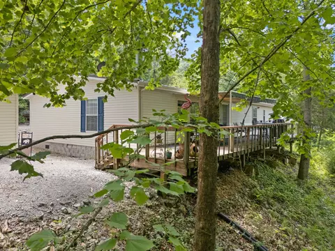 Exterior - 586 Spruce St, Burnside, KY 42519 photo 2 of 13